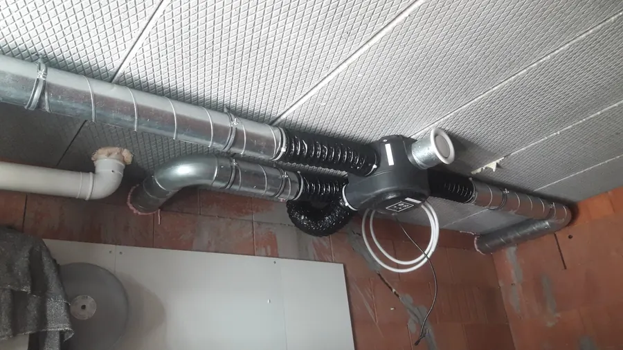 Systeem C – Centrale afzuigunit aan het plafond